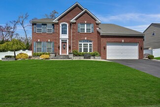 4 Warren Point Ct, Howell Township, NJ 07731