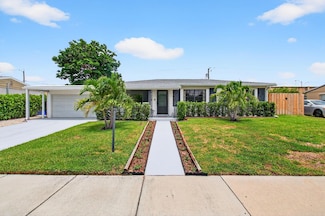 826 Cochran Dr, Lake Worth, FL 33461