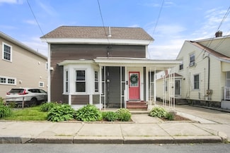 24 Everett St, Woburn, MA 01801