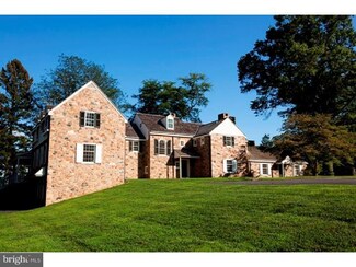 2207 Old Kennett Rd, Wilmington, DE 19807