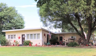 615 S Church Ave, Olathe, CO 81425