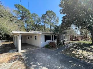 290 Anderson Dr, Mary Esther, FL 32569