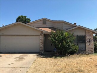 6600 Brookhaven Ct, Fort Worth, TX 76133