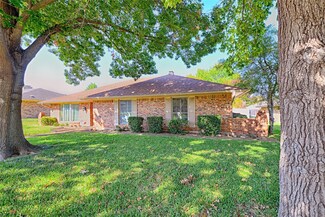 215 Meadowlark Ln, Duncanville, TX 75137