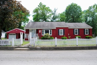 5 Leedburg St, North Chelmsford, MA 01863