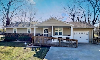 1804 S Phillips St, El Dorado Springs, MO 64744