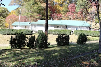 6125 6121 Rd, Whittier, NC 28789