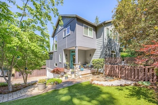425 S 1st St, Jacksonville, OR 97530