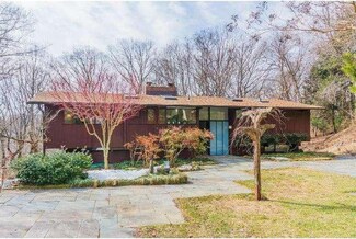59 Todmorden Dr, Rose Valley, PA 19086