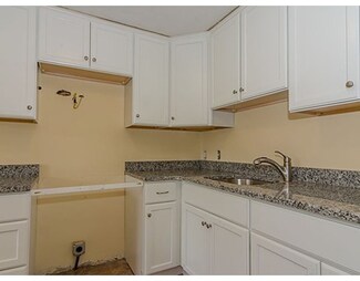 150 Wrentham St Unit 9, Dorchester Center, MA 02124