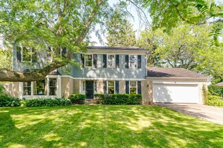 2112 Chestnut St, Waukegan, IL 60087