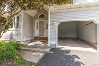 198 Timber Wolf Cir, Syracuse, NY 13209