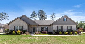 109 Allendale Ct, Dothan, AL 36305