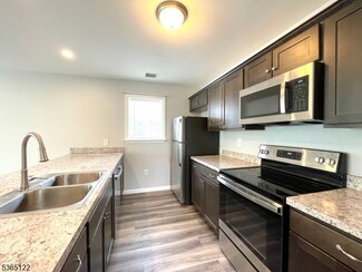 29 Lakeside Blvd Unit 2, Hopatcong, NJ 07843