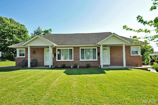 3972 Hoffmeister Ave, Saint Louis, MO 63125
