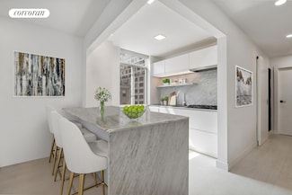 200 E 58th St Unit 12A, New York, NY 10022