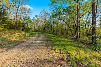n2 Corkery Place, Edwards, MO 65326