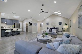 6140 Mayhews Landing Rd, Newark, CA 94560