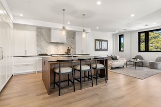 100 Linden St Unit 106, Wellesley, MA 02482