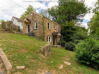 1102 Rosalie Dr, Charleston, WV 25302
