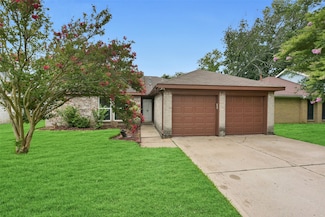 331 Enfield Dr, Highlands, TX 77562