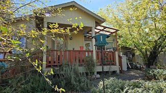 488 Crowson Rd, Ashland, OR 97520