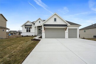 5106 Montebella Dr, Riverside, MO 64150