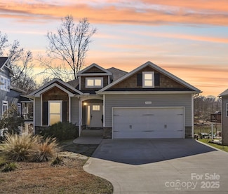 21610 Rio Oro Dr, Cornelius, NC 28031