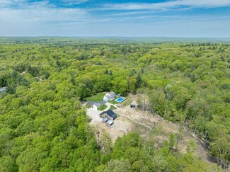 11 Elm St, Douglas, MA 01516