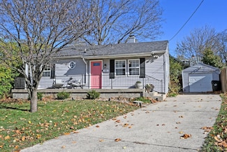 25 Glenmore Dr, Middletown, OH 45042