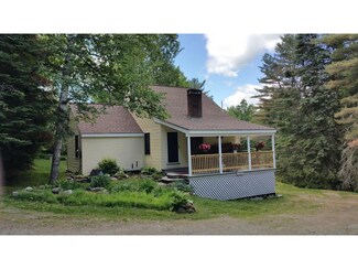 65 Pilgrim Dr, Littleton, NH 03561