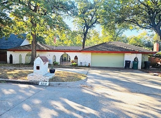 8216 Golden Oaks Rd, Oklahoma City, OK 73127