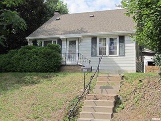 1610 W 15th St, Davenport, IA 52804