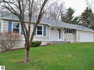 422 Fairlane Dr, Traverse City, MI 49684