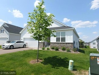 7640 38th St N, Oakdale, MN 55128