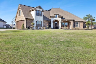 624 Pioneer Dr, Bridge City, TX 77611