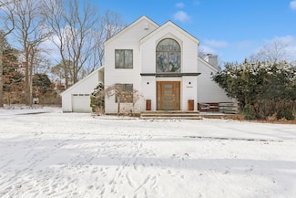 11 Midhampton Ct, Quogue, NY 11959