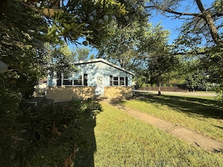 510 S Hickory St, Mundelein, IL 60060