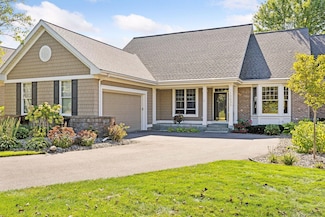 10039 Waterfront Dr, Woodbury, MN 55129