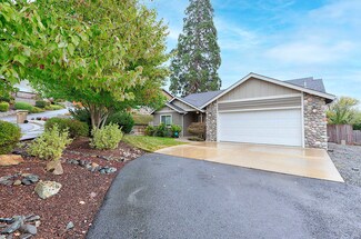 1433 NE Quail Crossing Rd, Grants Pass, OR 97526