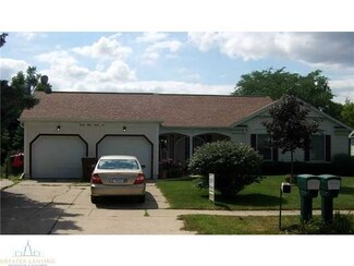 2824 Stoneleigh Dr Unit 2826, Lansing, MI 48910