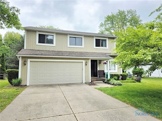 3808 Farmbrook Dr, Sylvania, OH 43560