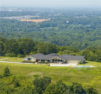 5292 N Graham Rd, Springdale, AR 72762