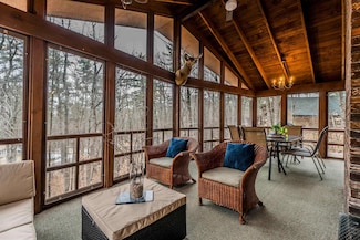 28 Bluffs Blvd, Ossipee, NH 03814