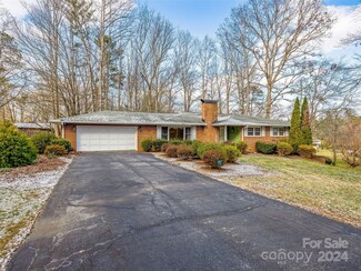 113 Tanager Ln, Hendersonville, NC 28792
