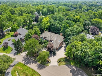 5148 Crest Knolls Ct, Bloomfield Hills, MI 48302