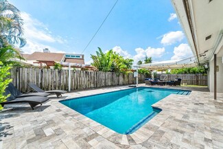 1352 Wyndcliff Dr, Wellington, FL 33414