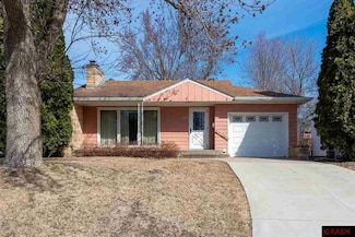 312 312 Nw 7th Ave, Waseca, MN 56093