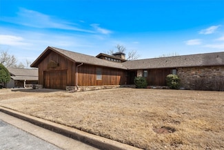 3472 N Greenbriar Dr, Fayetteville, AR 72703