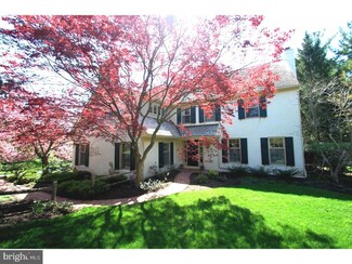 296 Stonegate Dr, Devon, PA 19333